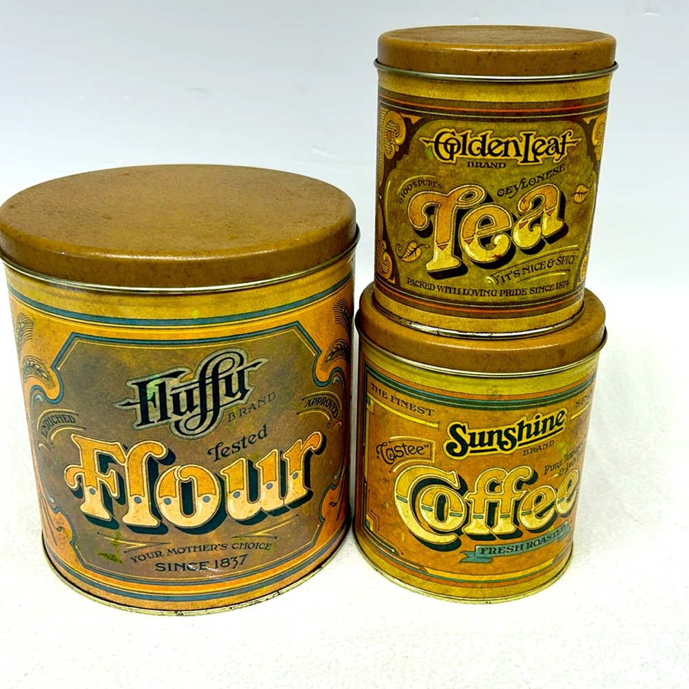 Vintage set of 3 nesting canisters by Ballonoff USA